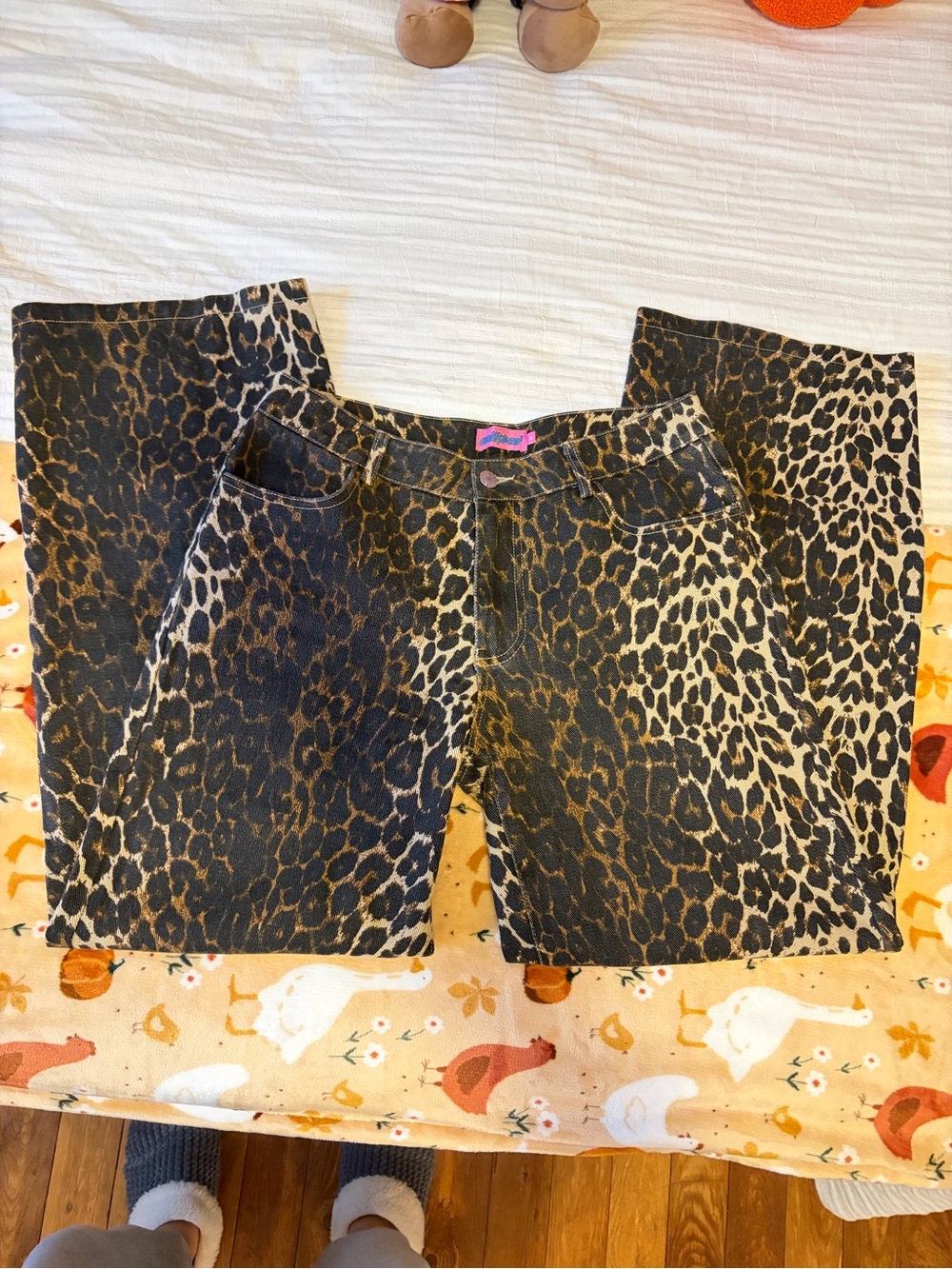 Edikted Leopard Print Baggy Low-Rise Jeans (NWOT)